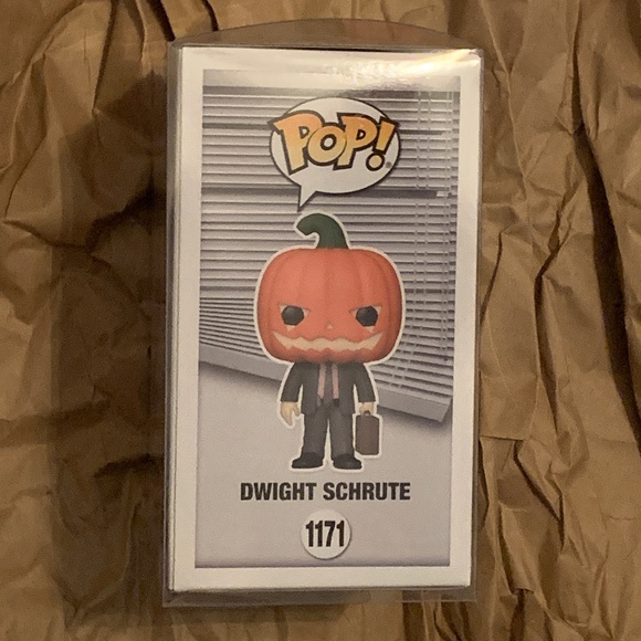 Dwight schrute (pumpkin head) Funko pop (NWT) - Picture 3 of 6